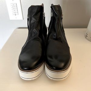 Never been worn!! NENE-TO | BLACK